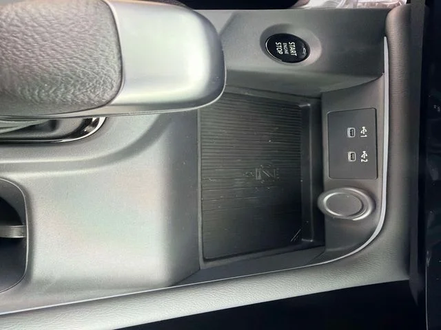 New 2026 Atlantic Gray Metallic / Super Black Two-tone Nissan SR image 23