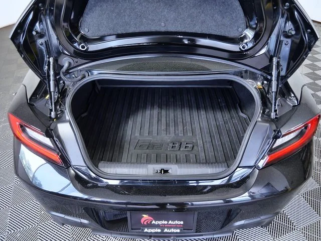 Certified Used 2024  Toyota Premium image 8