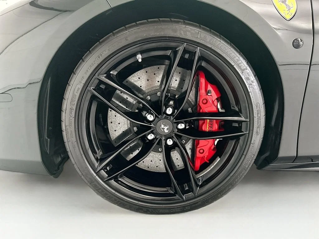Used 2018 Nero Ferrari  image 32