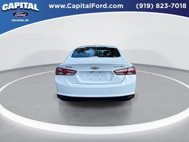 Used 2022 White Chevrolet LT image 7
