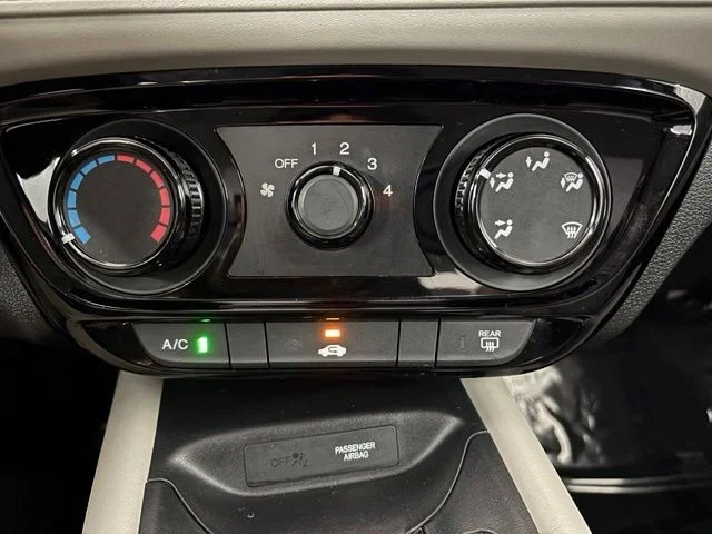 Used 2017 Silver Honda LX image 21