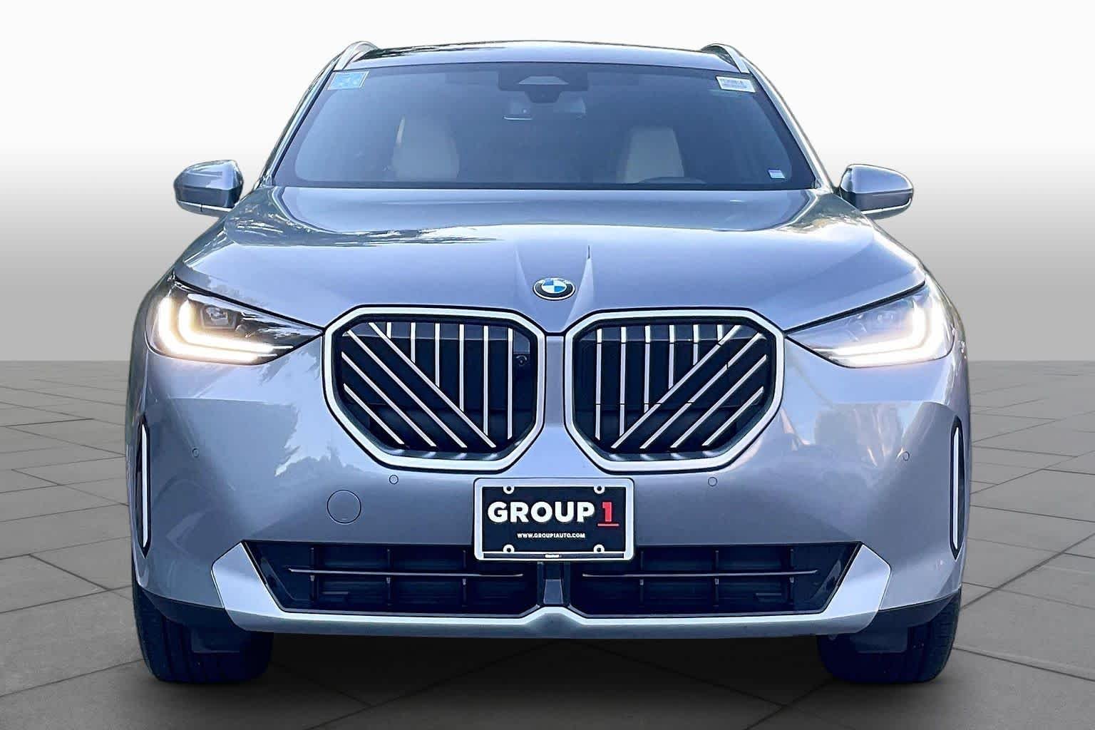 New 2026 Skyscraper Grey Metallic BMW 30 xDrive image 3