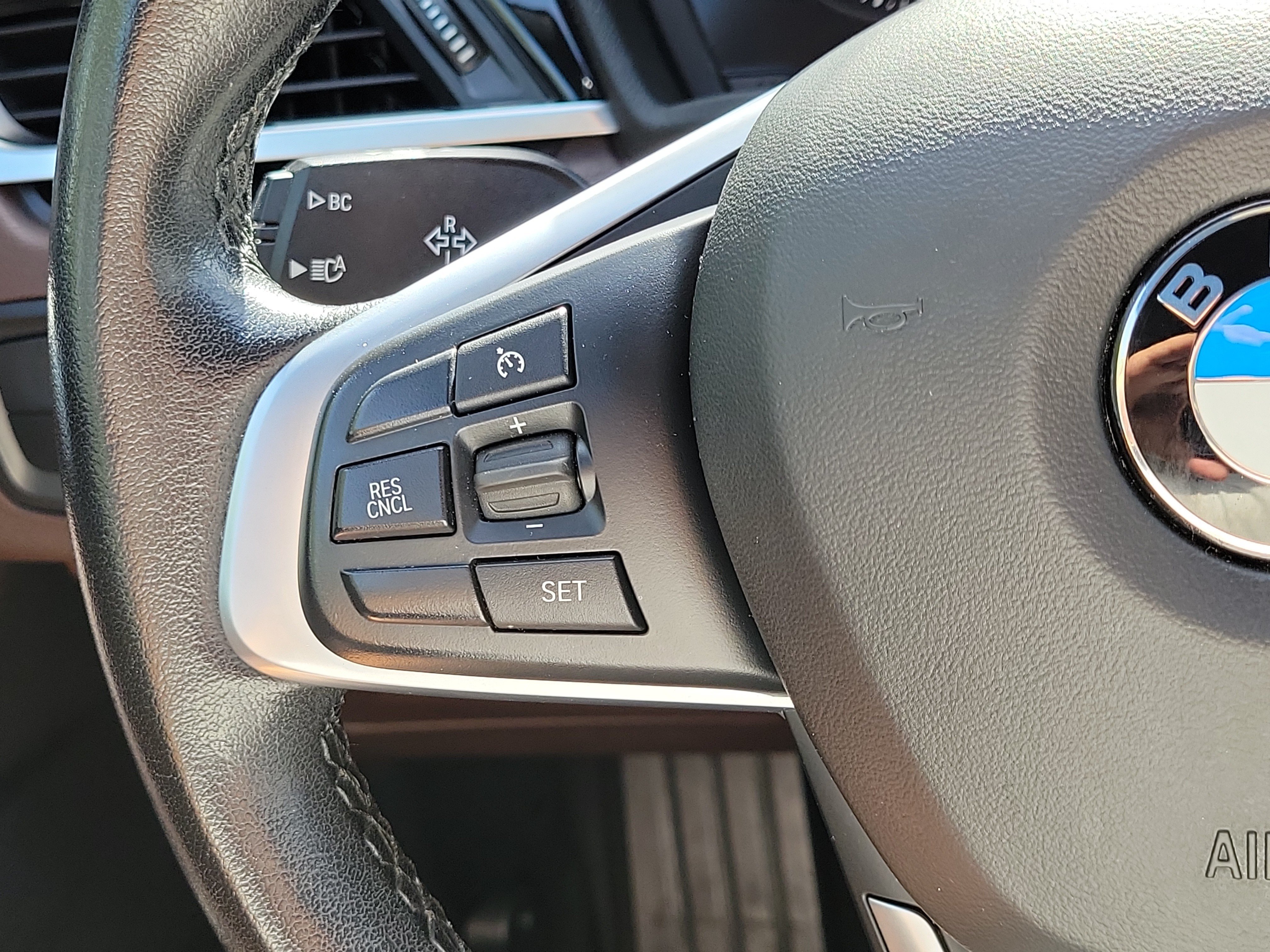 Used 2021 Mineral Gray Metallic BMW sDrive28i image 18