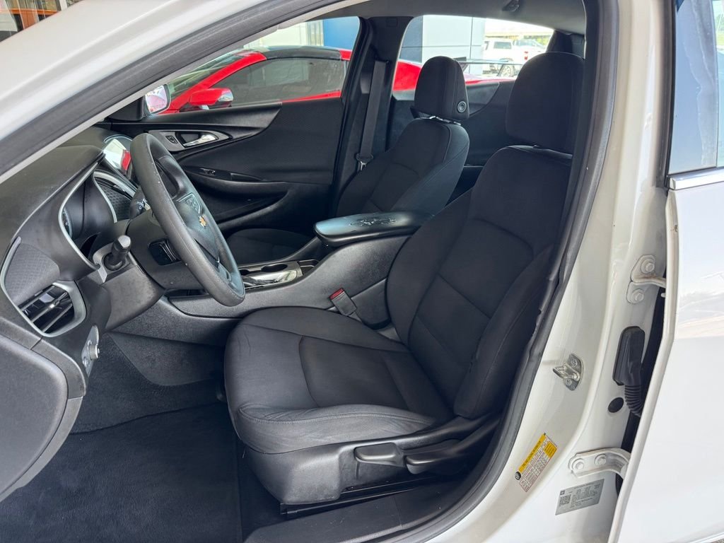 Used 2019 White Chevrolet LS image 15