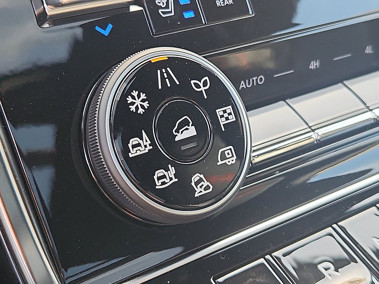 2026 Nissan Armada PRO-4X - Photo 20