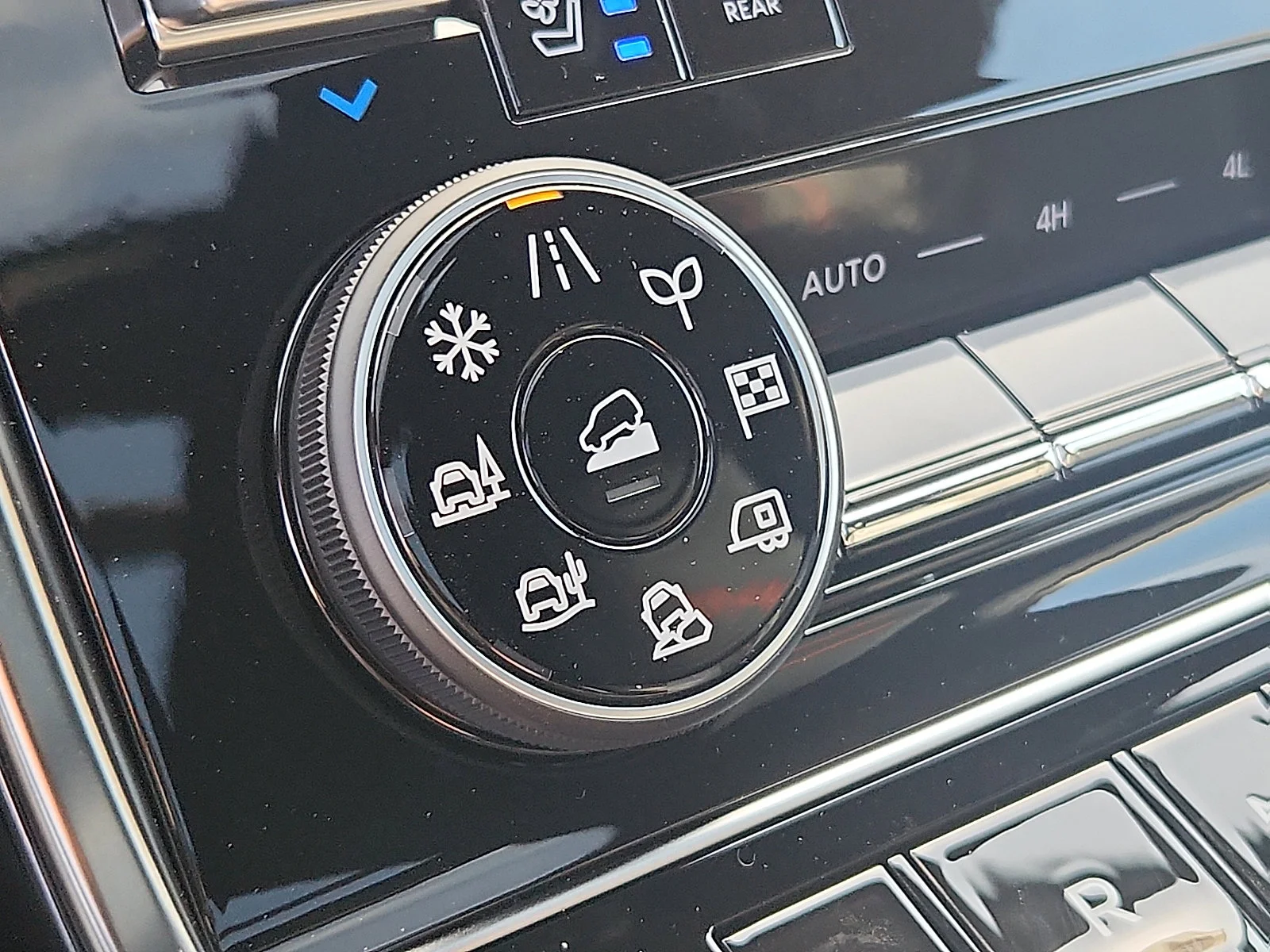 2026 Nissan Armada PRO-4X - Photo 20