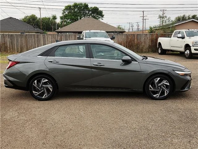 Used 2025 Gray Hyundai Limited (IVT) image 5