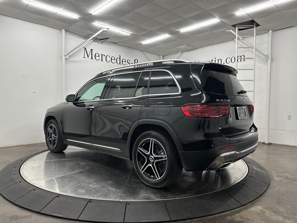 New 2026 Night Black Mercedes-Benz GLB 250 image 5