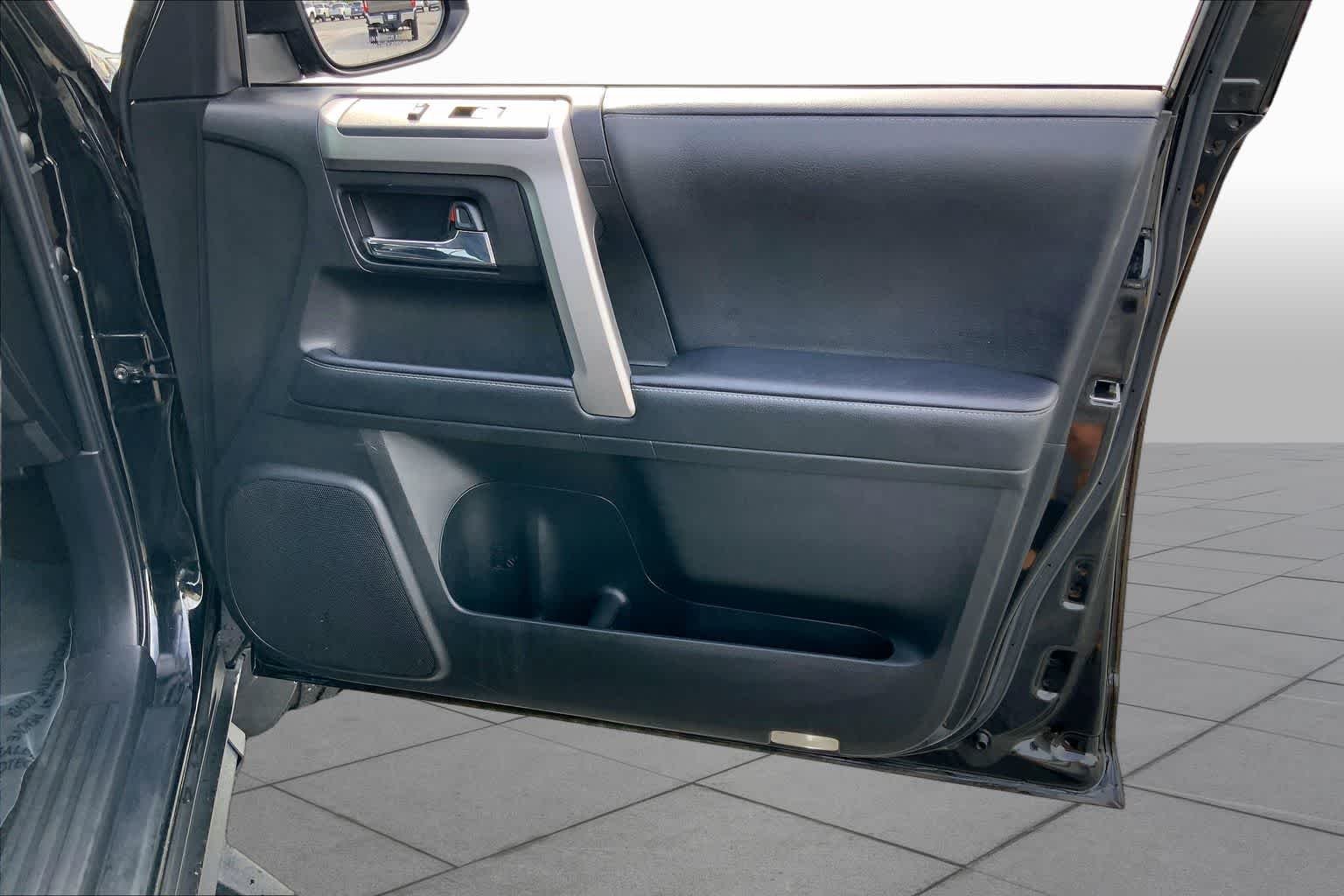 Used 2022 Midnight Black Metallic Toyota SR5 image 21