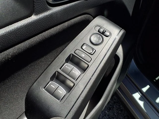Used 2022 Silver Honda LX image 17