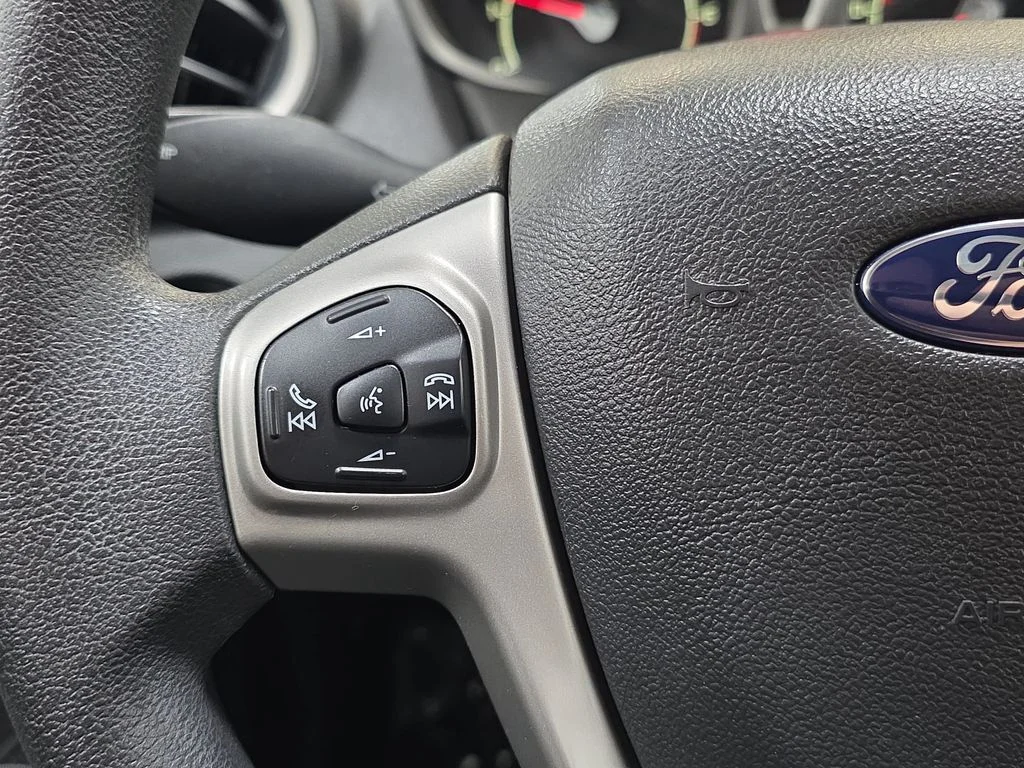 Used 2013 Oxford White Ford SE image 16