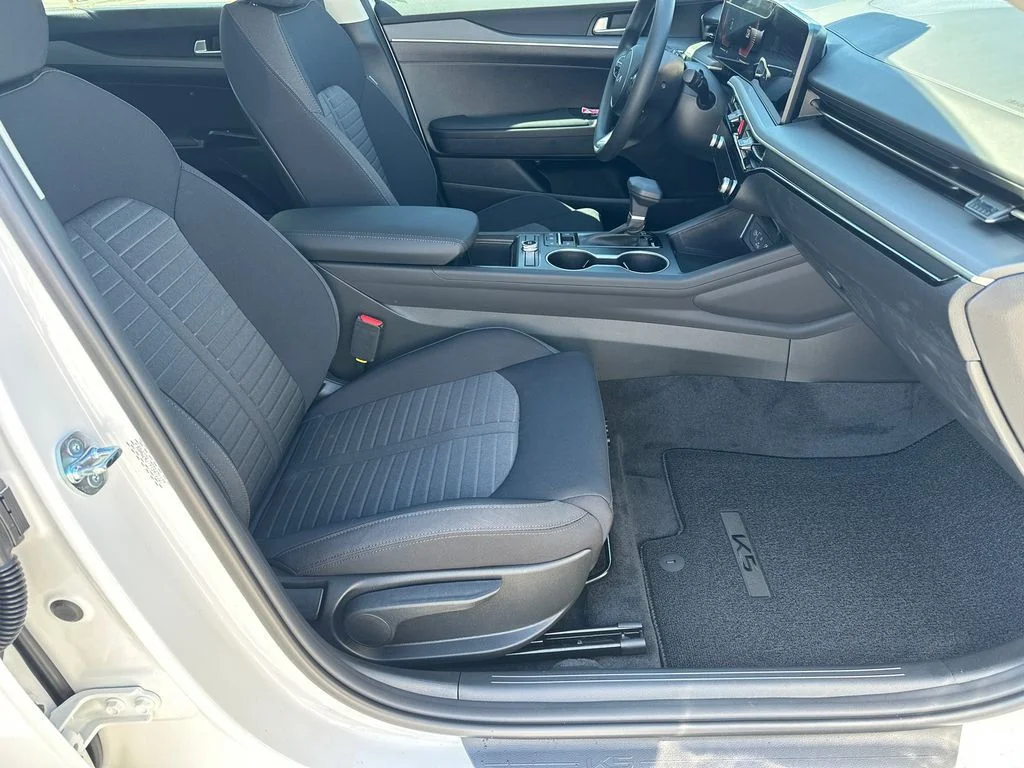 New 2026 White Kia LXS image 13