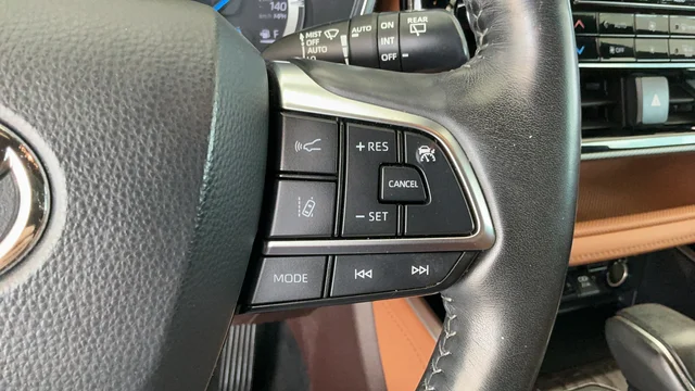 Used 2020 White Toyota Platinum image 13