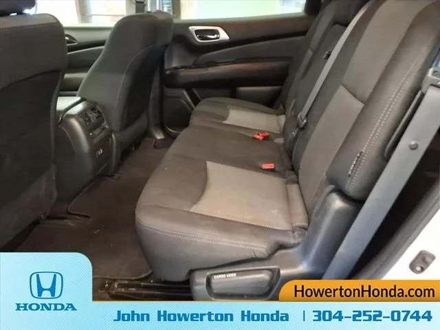 Used 2019 Silver Nissan S image 14
