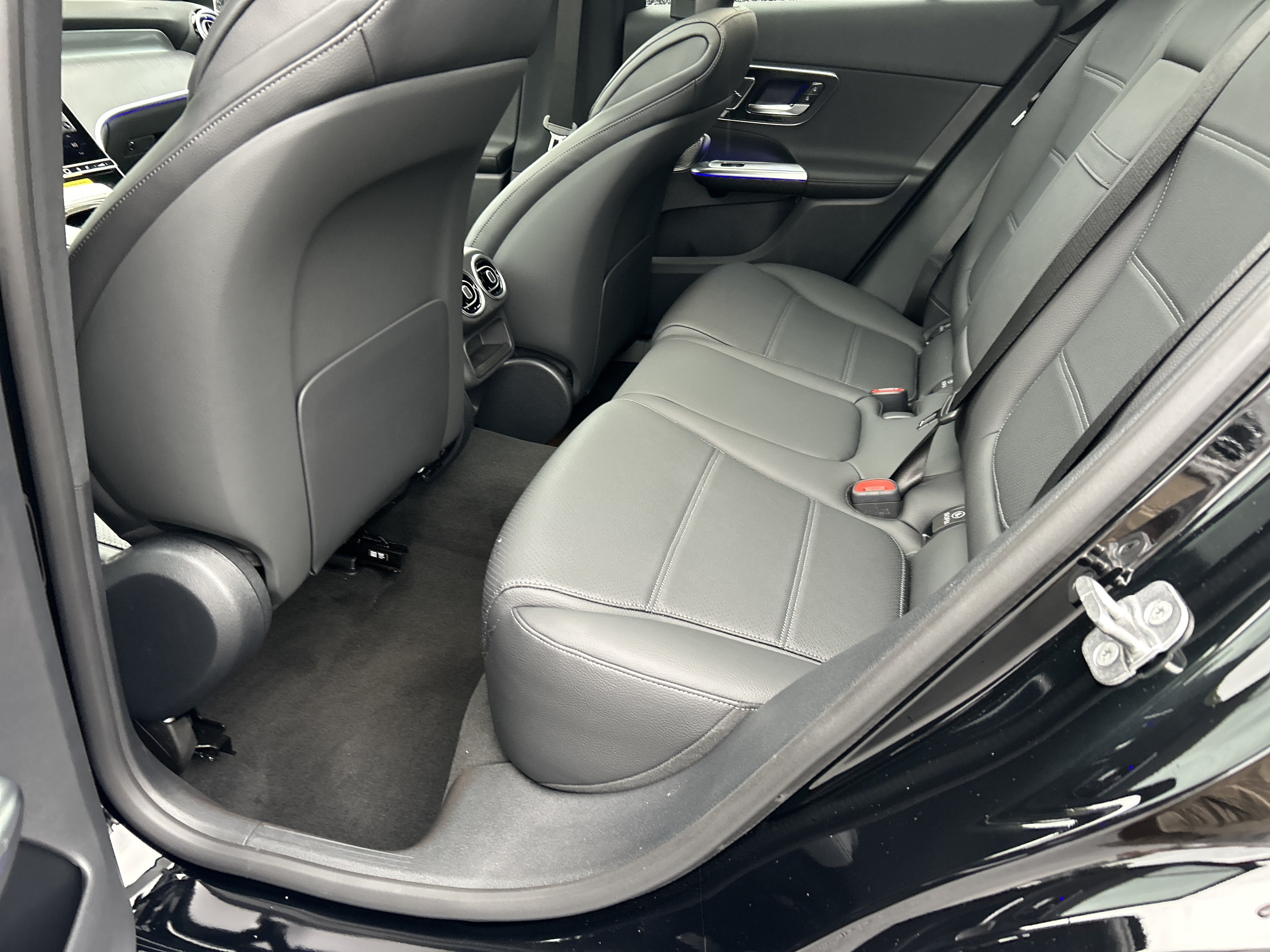 New 2026 Black Mercedes-Benz GLC 300 4MATIC® SUV image 36