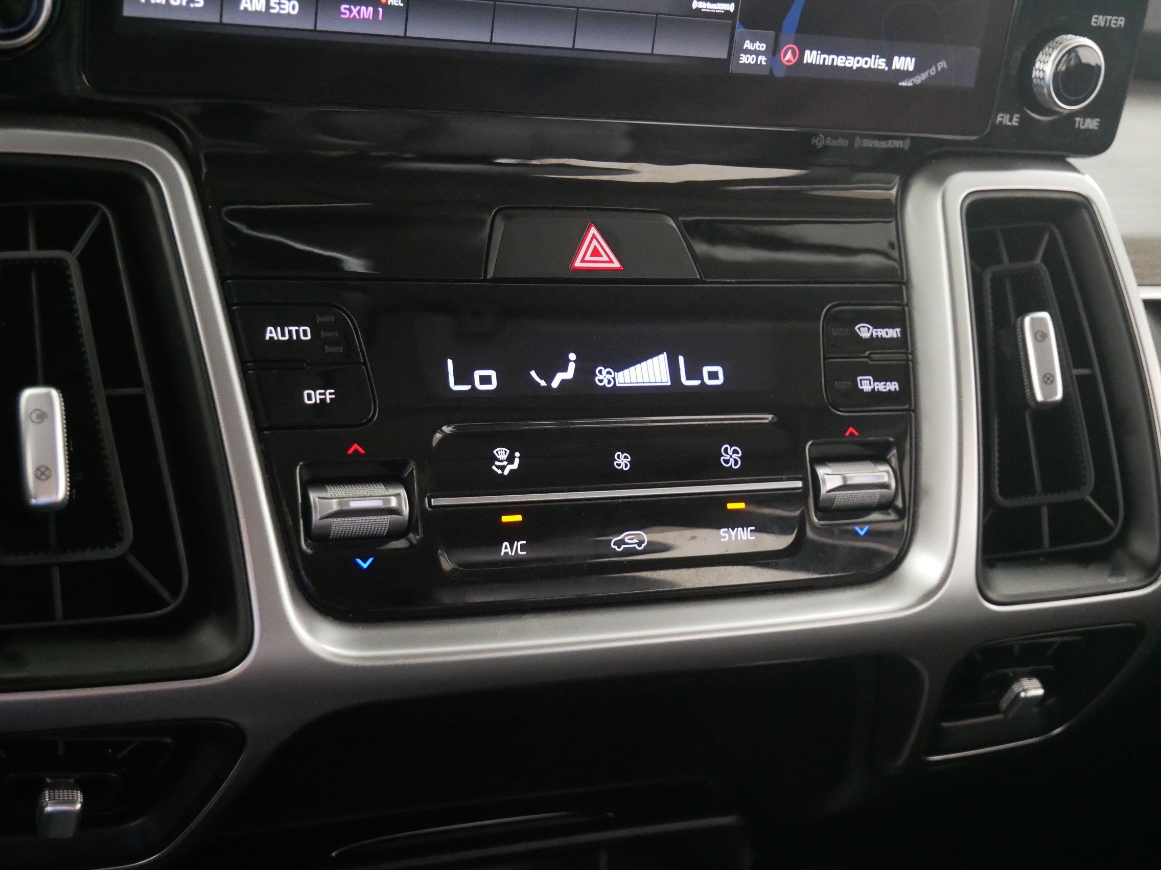 2022 Kia Sorento X-Line S - Photo 23