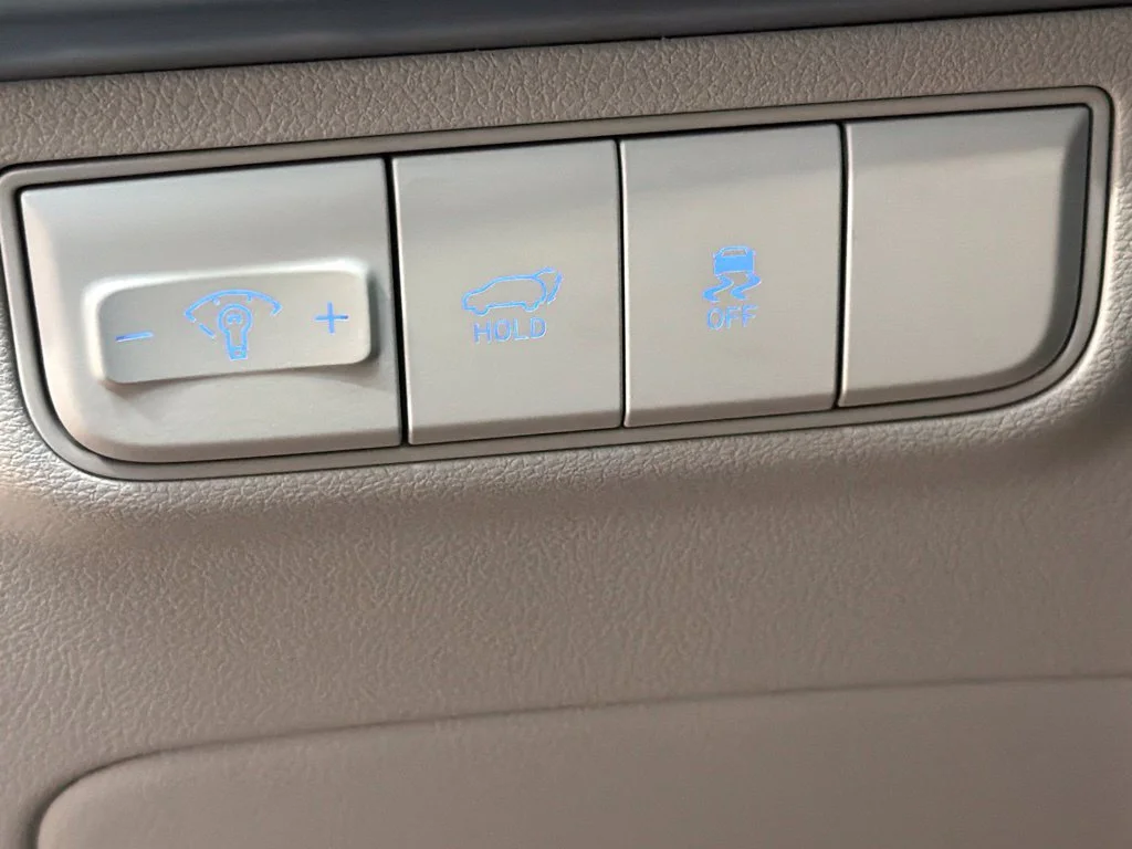 New 2026 Shimmering Silver Hyundai SEL Premium image 23