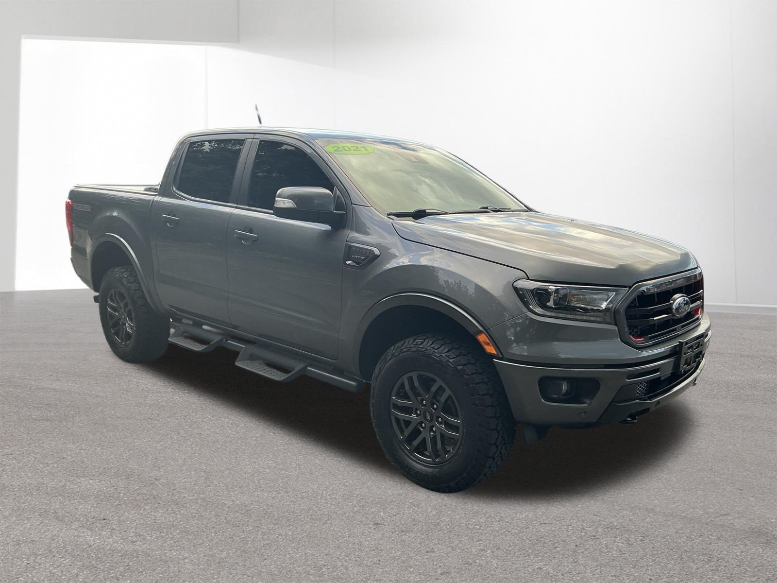 Used 2021 Gray Metallic Ford LARIAT image 16