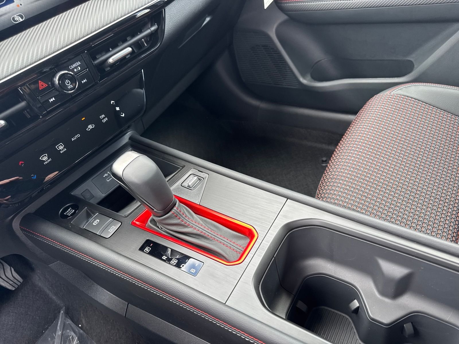 New 2026 Nissan Kicks SR 4D Sport Utility