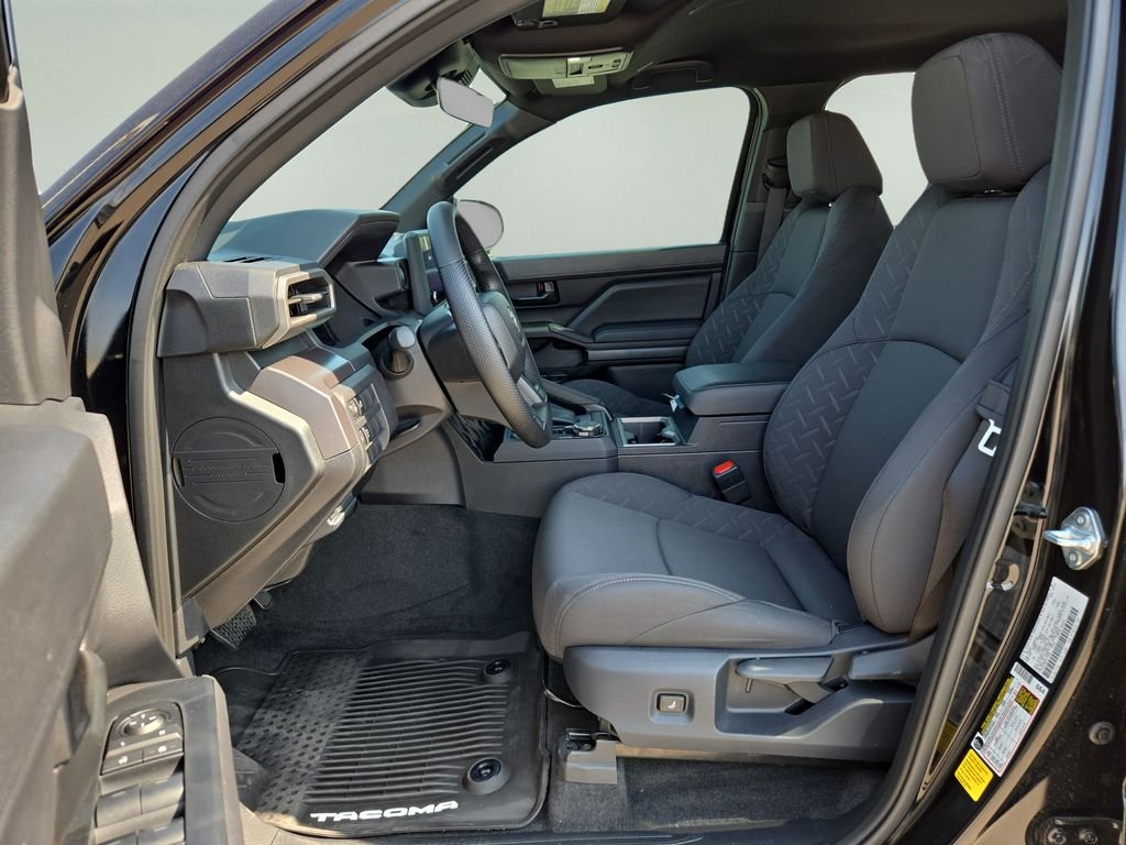 2025 Toyota Tacoma SR5 - Photo 13