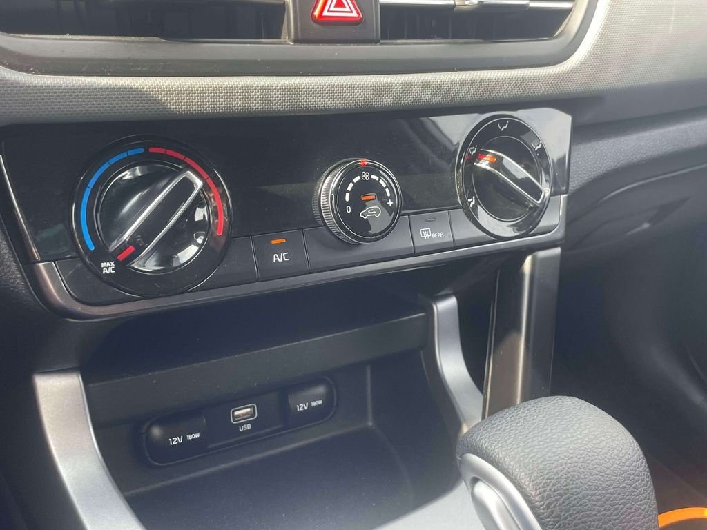 Used 2024 White Kia LX image 28
