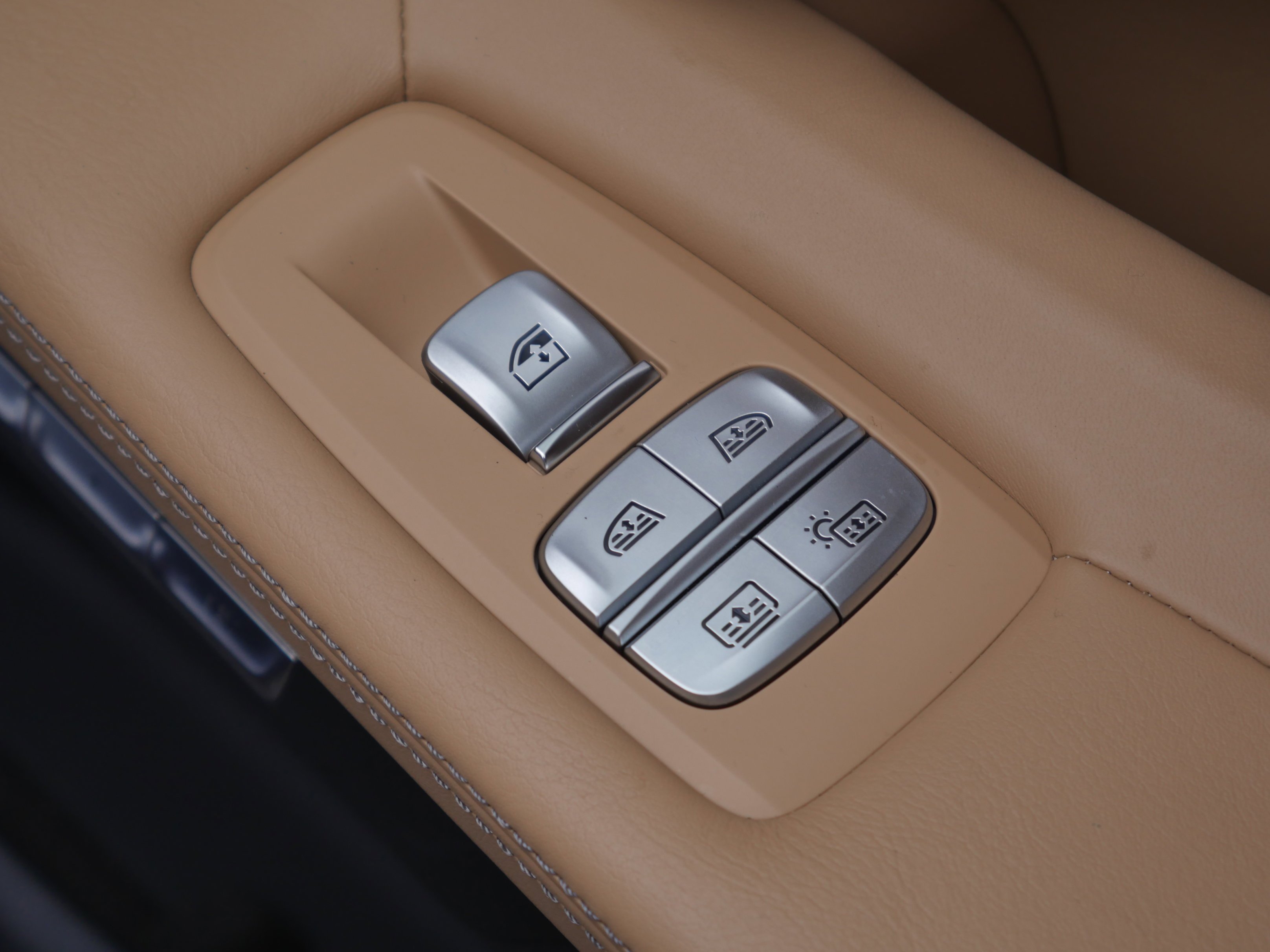 Used 2017 ALPINA Blue Metallic BMW ALPINA B7 xDrive image 39