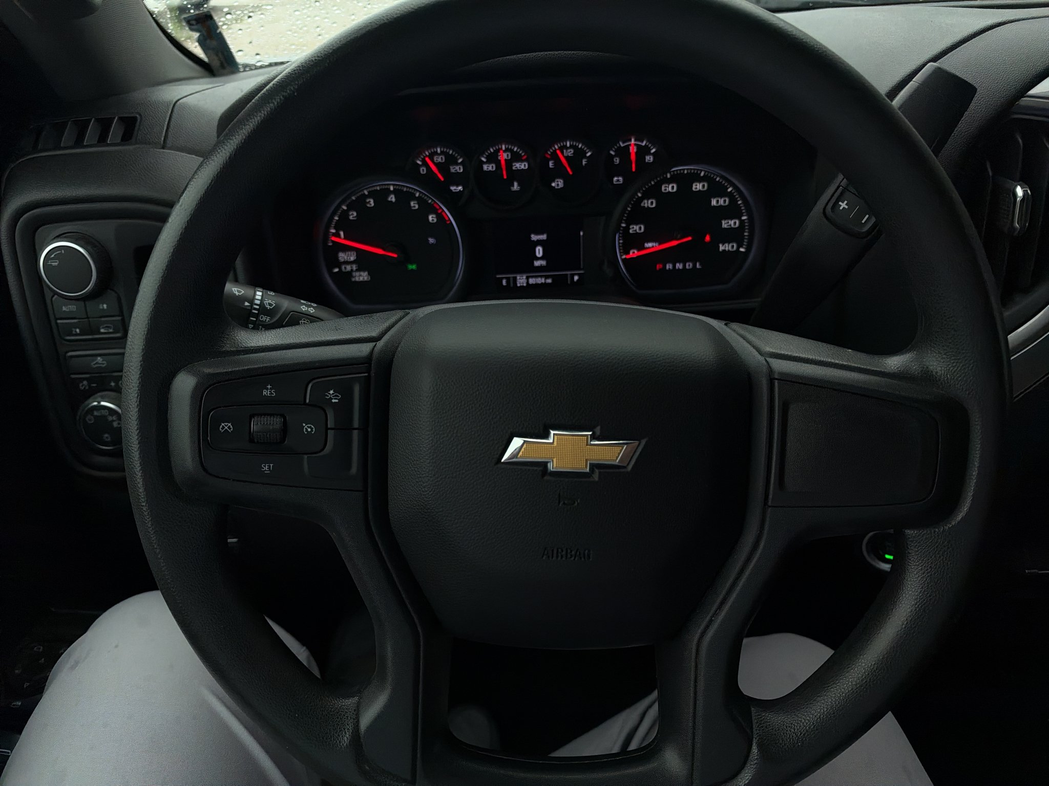 Used 2022 Silver Ice Metallic Chevrolet Custom image 15