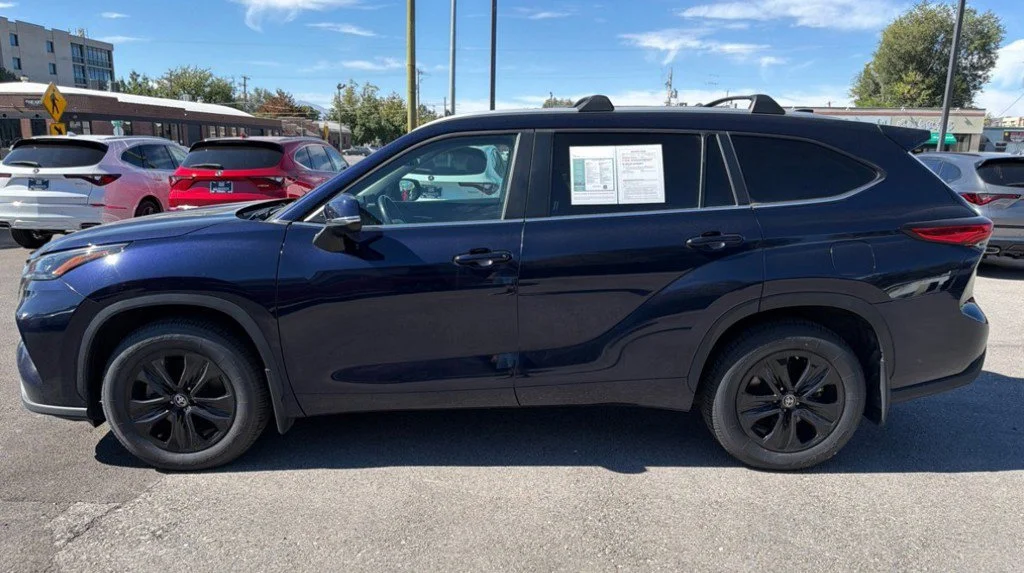 Used 2023 Blue Toyota XLE image 5