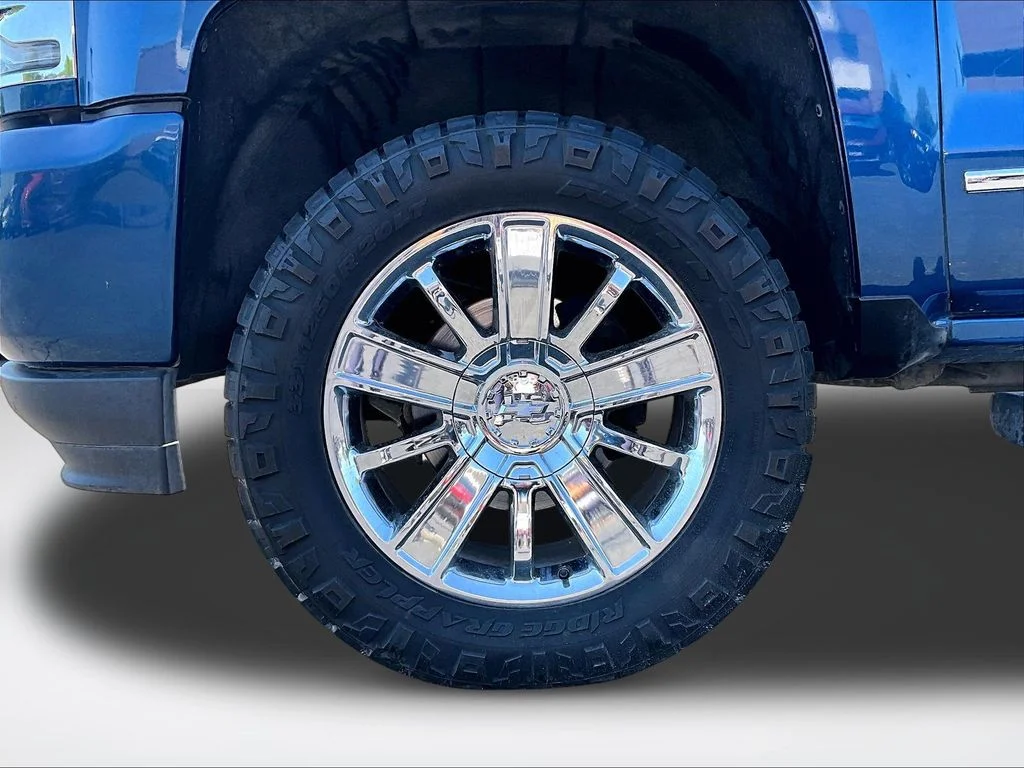 Used 2017 Blue Chevrolet High Country image 9