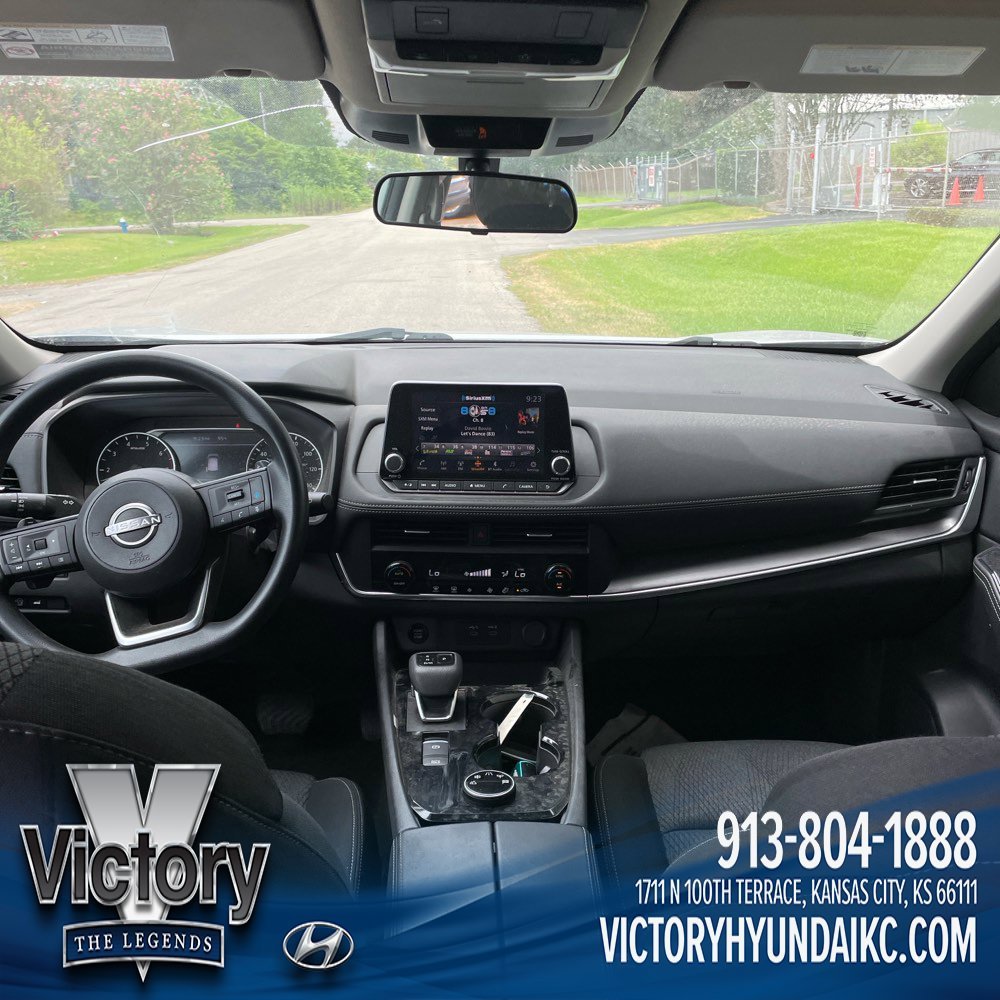 Used 2024 Silver Nissan SV image 8