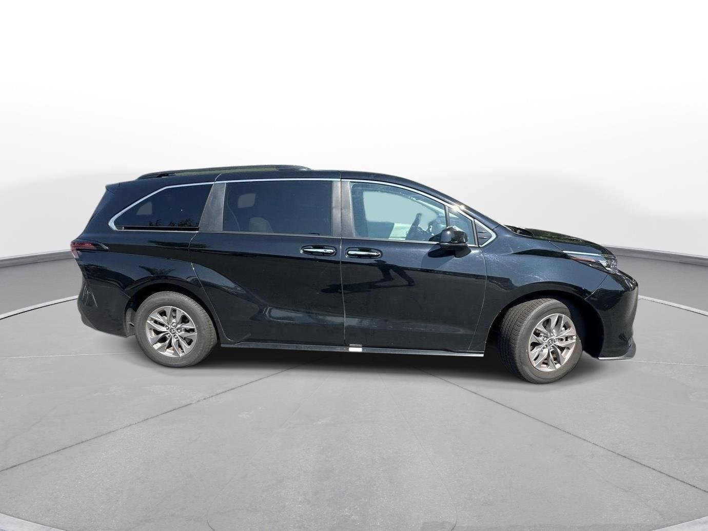 Used 2026 Midnight Black Metallic Toyota XLE image 5
