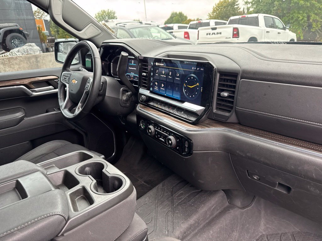 Used 2023 Black Chevrolet LT image 9