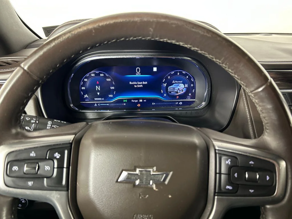 Used 2022 Red Chevrolet Z71 image 13