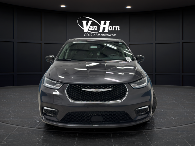 Used 2022 Chrysler Pacifica Hybrid Touring L with VIN 2C4RC1L78NR209979 for sale in Manitowoc, WI