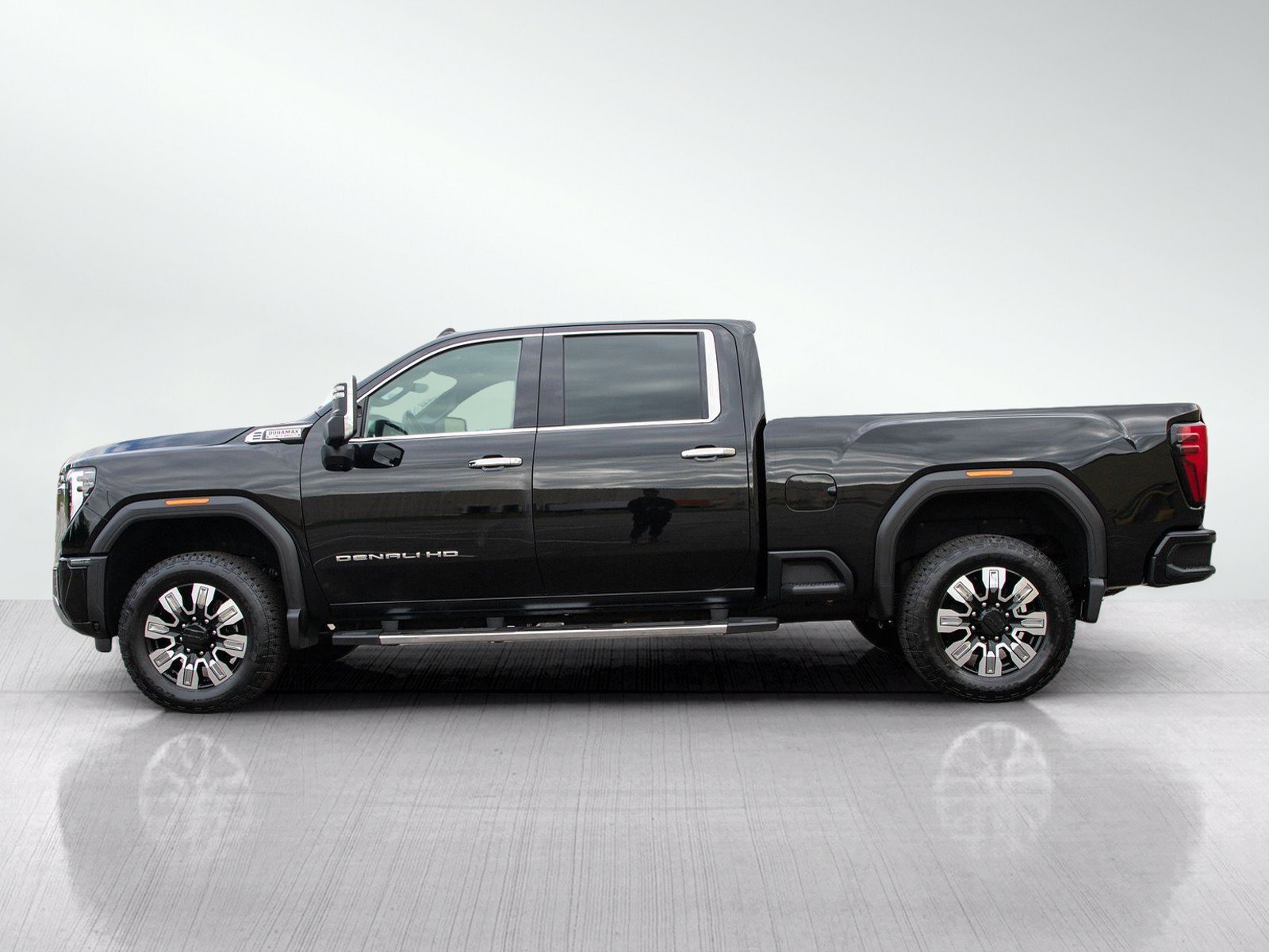 Used 2025 GMC Sierra 2500HD Denali with VIN 1GT4UREY5SF269099 for sale in South Saint Paul, Minnesota