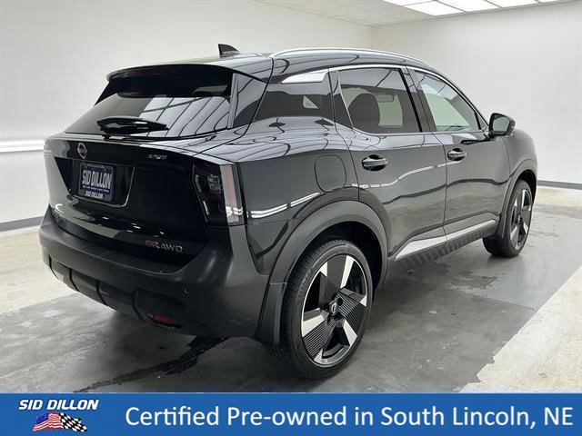 Used 2025 Super Black Nissan SR image 4