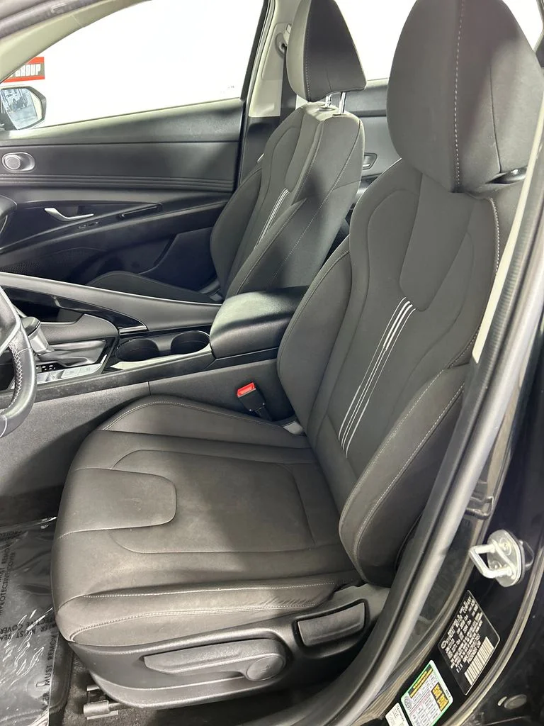 Used 2023 Black Hyundai SEL image 12