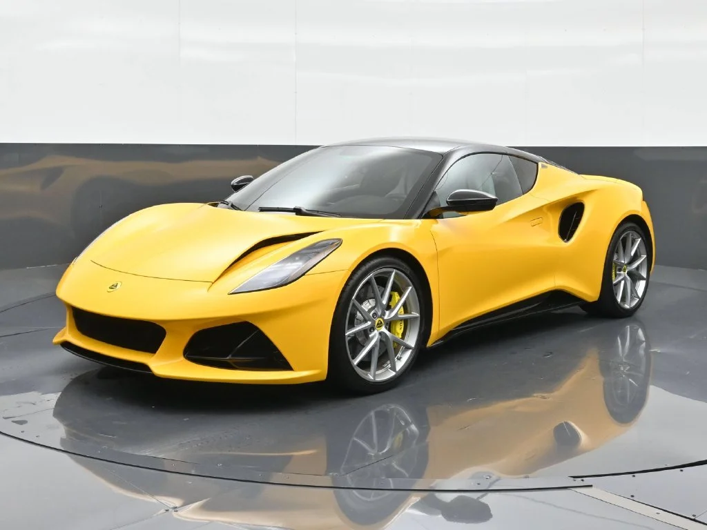 Used 2024  Lotus V6 image 1