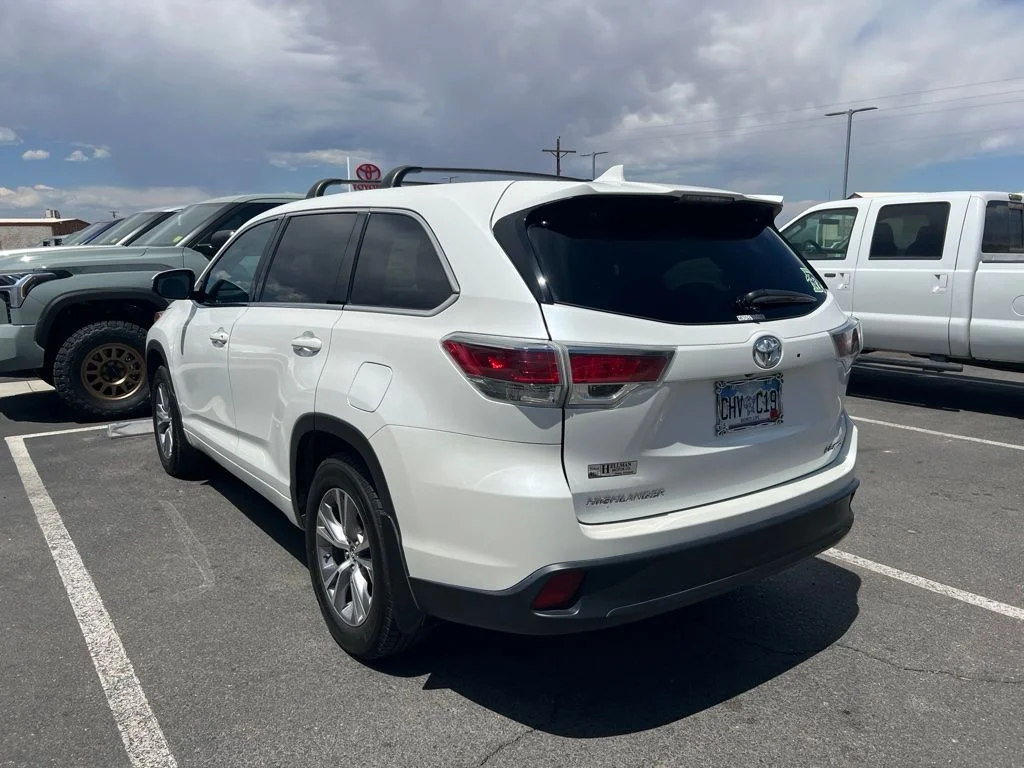 Used 2016 Blizzard Pearl Toyota LE Plus V6 image 4