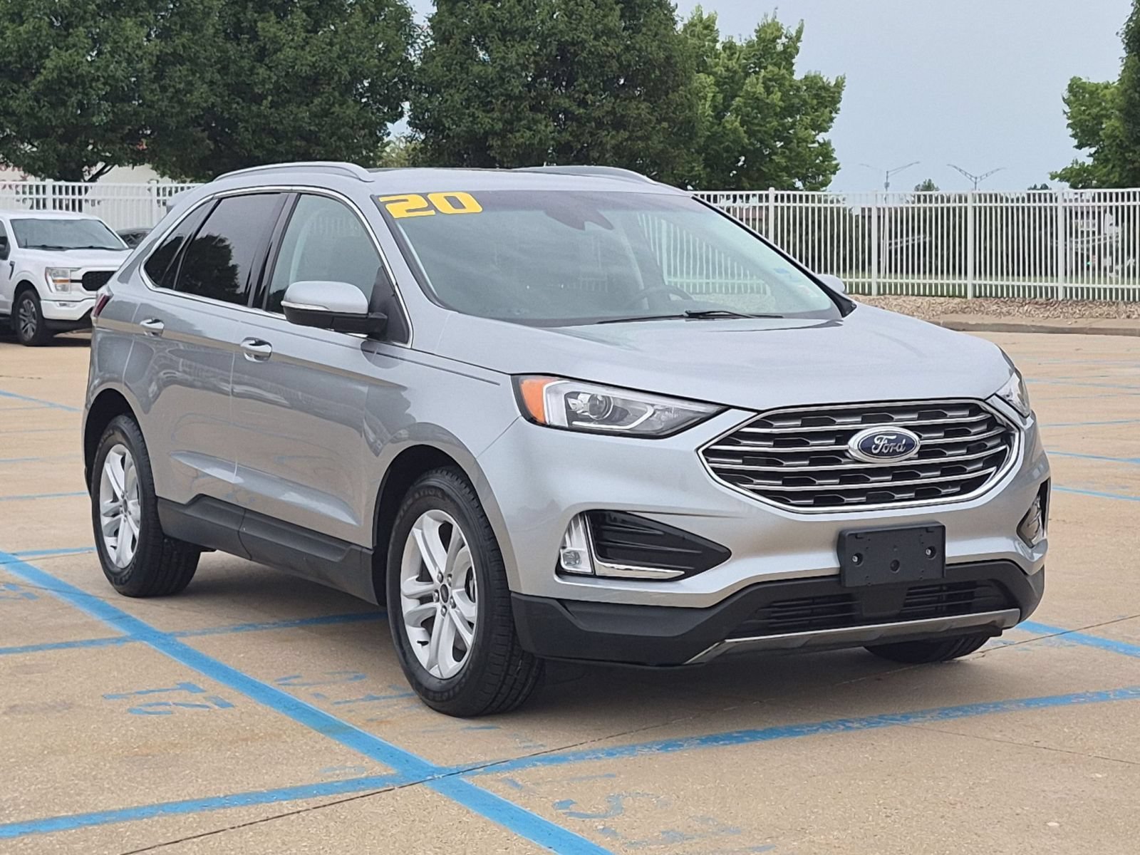 Used 2020 Iconic Silver Metallic Ford SEL AWD image 4