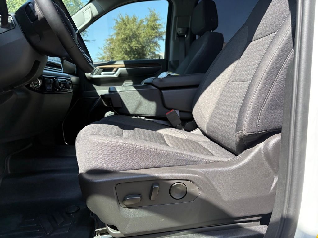 Used 2024 White Chevrolet LT LT1 image 9