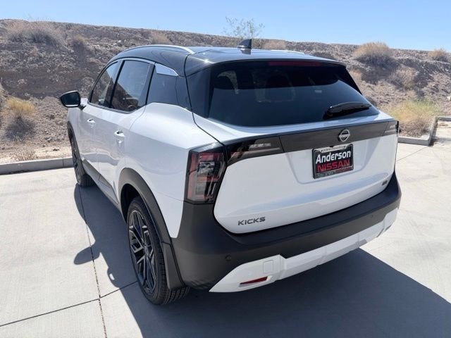 New 2026 Aspen White TriCoat / Super Black Two-tone Nissan SR image 6