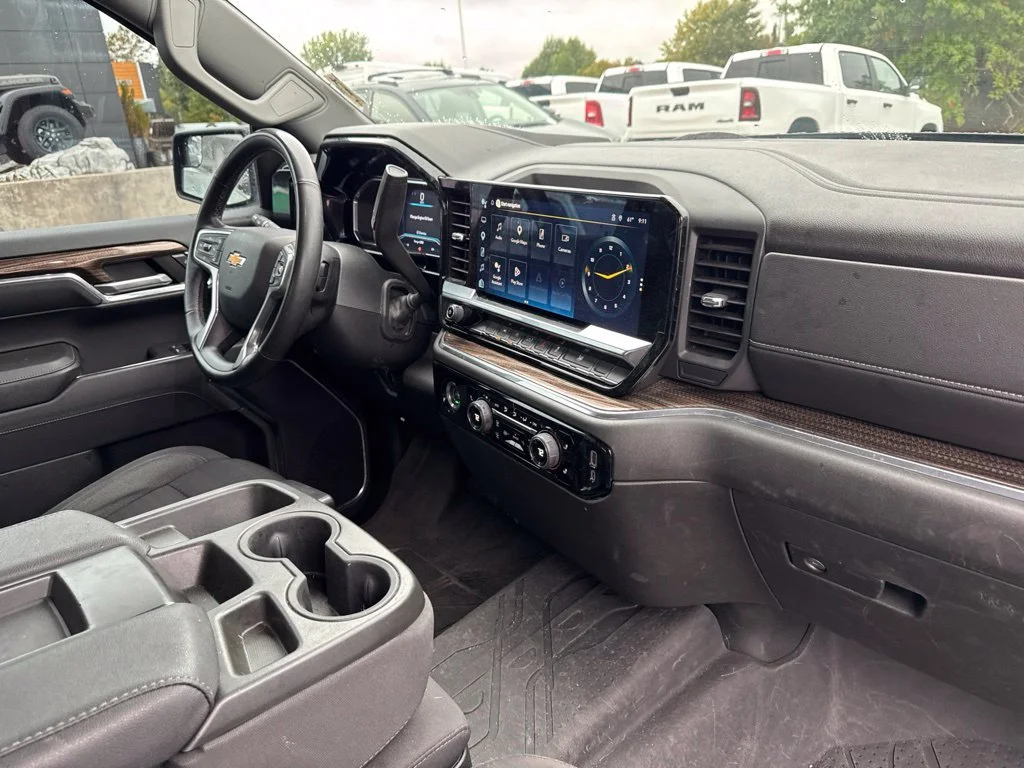 Used 2023 Black Chevrolet LT image 9