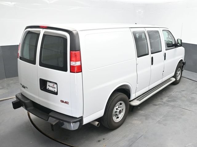 Used 2025 White GMC Work Van image 29