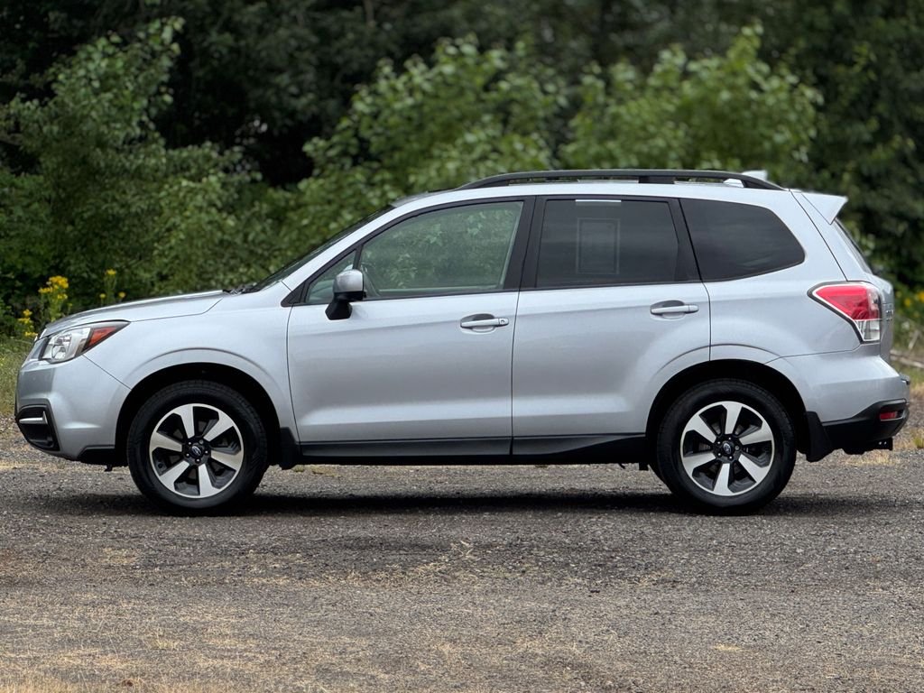 Used 2018 Ice Silver Metallic Subaru 2.5i Premium image 4