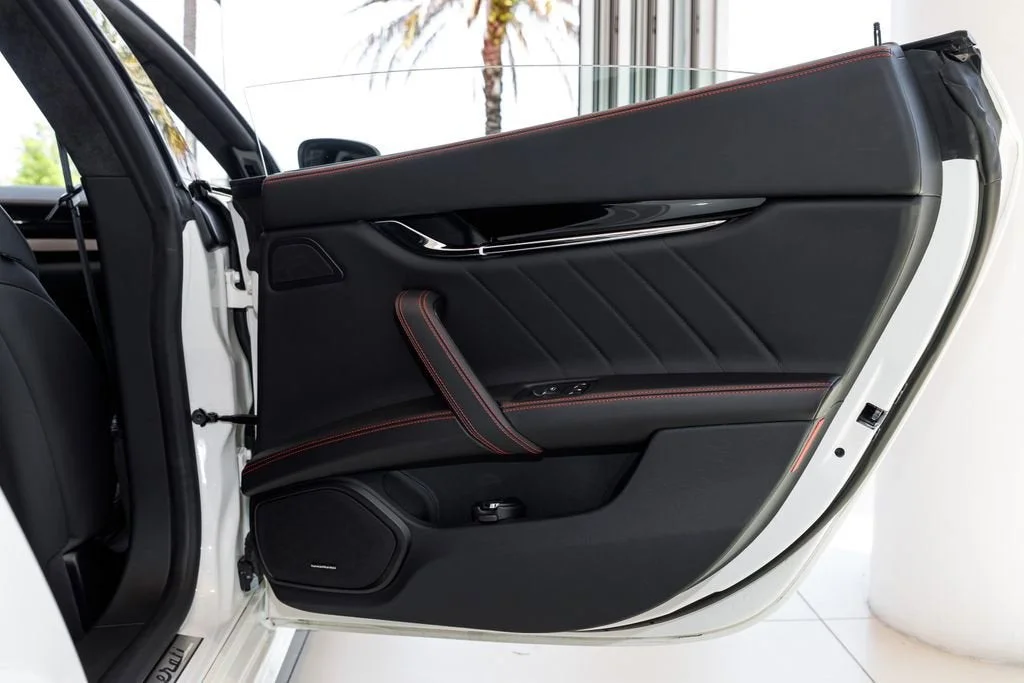 Used 2022 Bianco Maserati Modena image 16