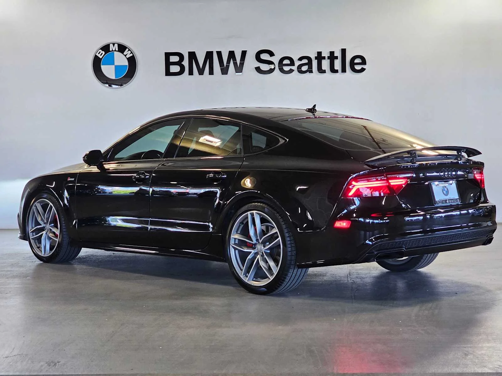 Used 2018 Brilliant Black Audi Premium Plus image 4