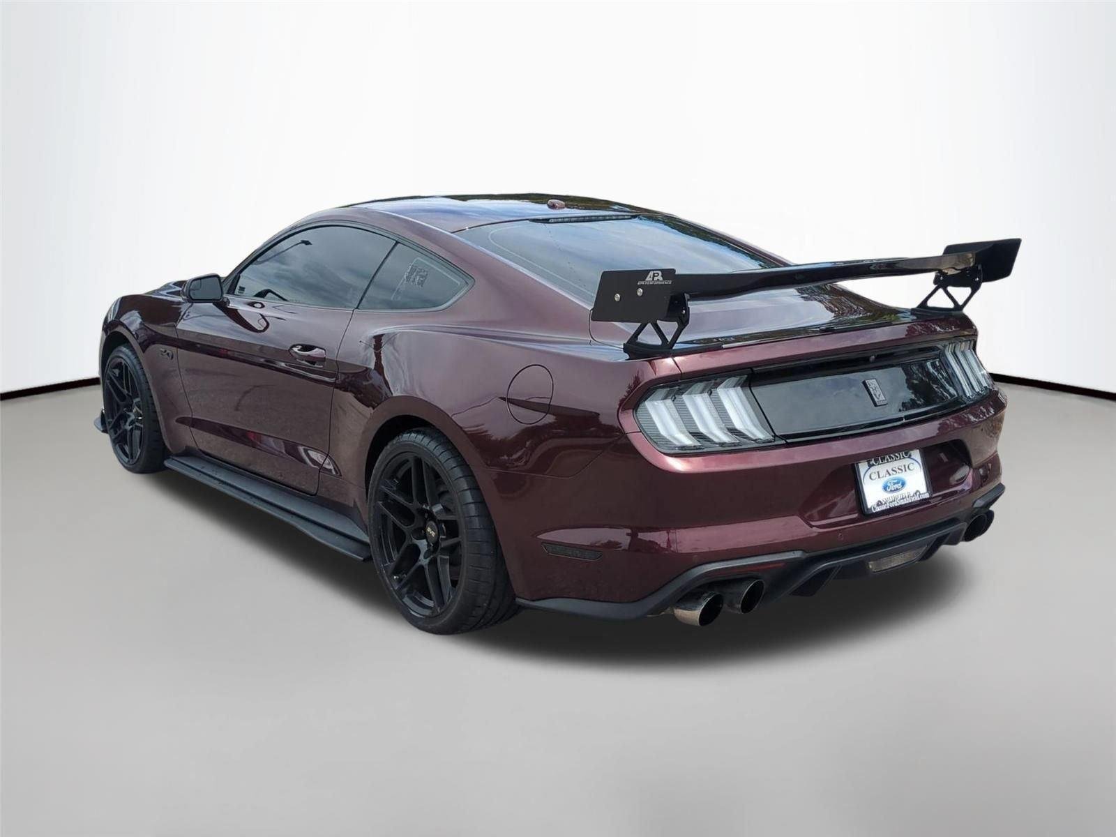 Used 2018 Royal Crimson Metallic Tinted Clearcoat FORD GT image 3