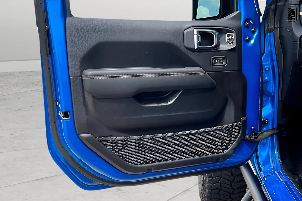 New 2025 Hydro Blue Pearlcoat Jeep High Tide image 13