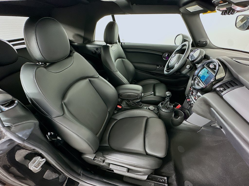 Used 2016 Black MINI Base image 28